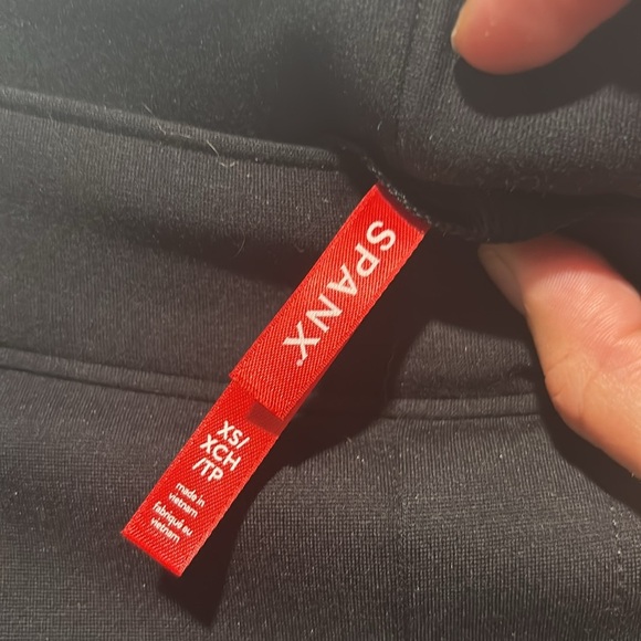 New SPANX perf pants - Picture 3 of 6